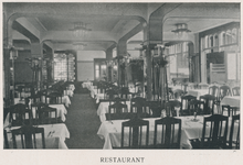 712833 Foto van het restaurant van het Hotel Noord-Brabant (Vredenburg 3) te Utrecht, gepubliceerd in een brochure ...